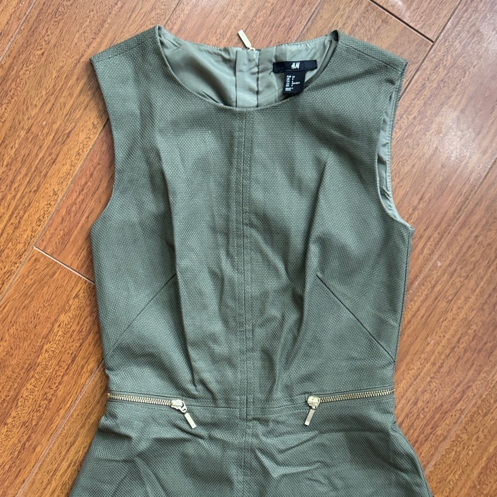 H&M Olive Green Mini Dress with Zipper Accents size 4 - Picture 4 of 7